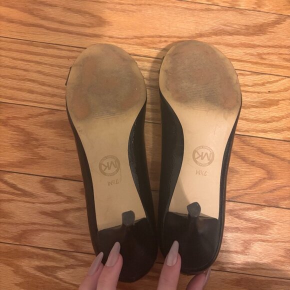 Michael Kors Michael Monogram GF 15 F Black Patent Leather Pumps WMS SZ 7.5 M - Picture 7 of 8